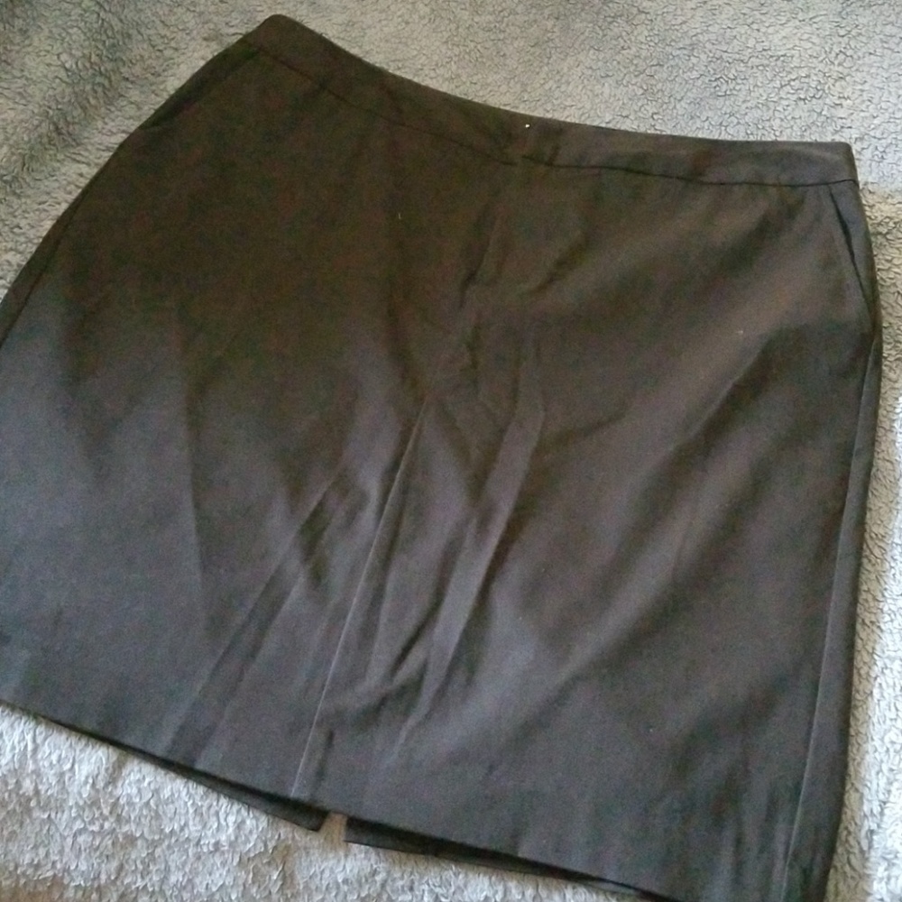 Black GAP pencil skirt